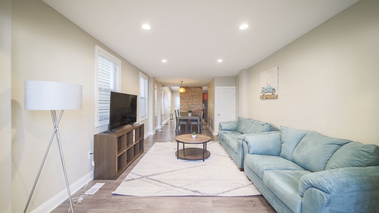 Photo of Livingroom in Ironbound District