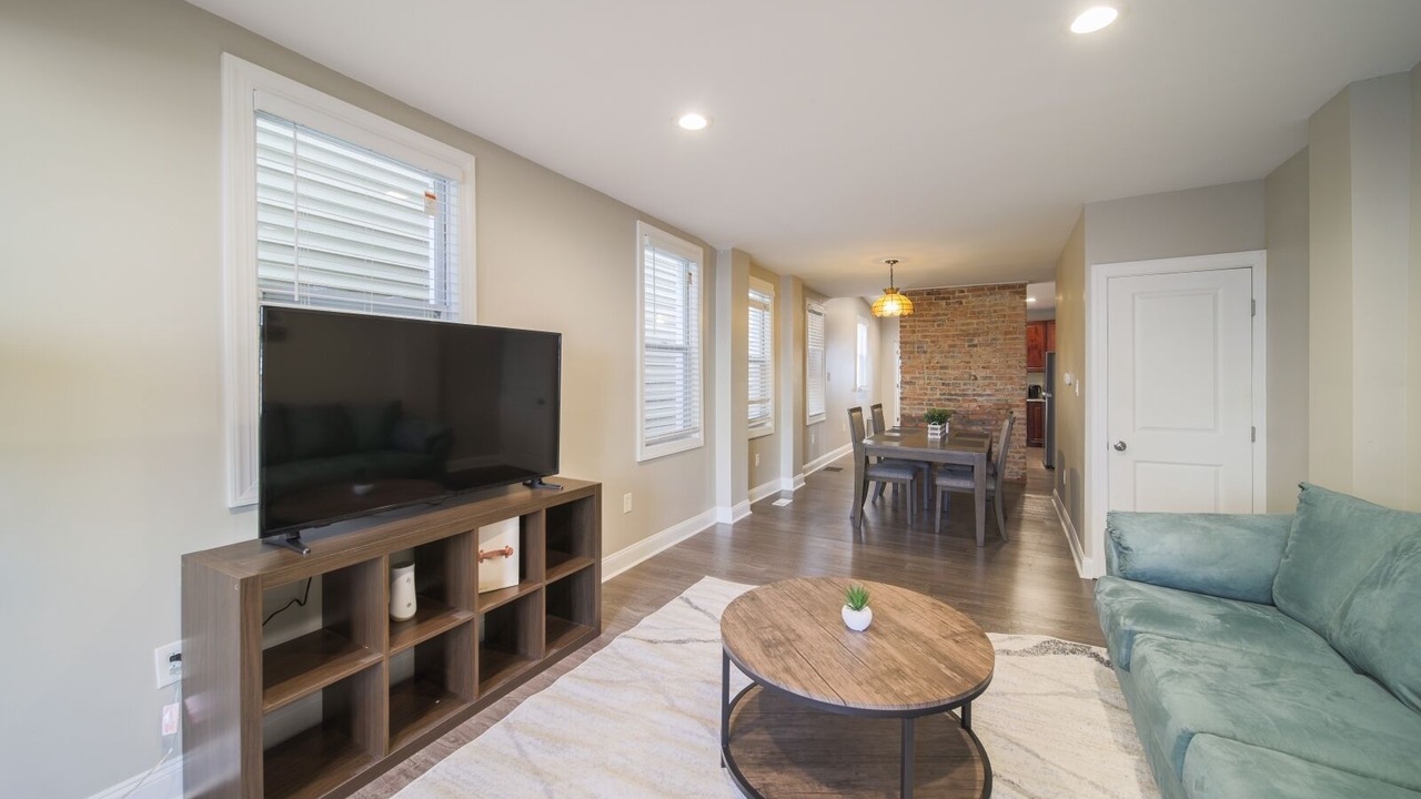 Photo of Livingroom in Ironbound District