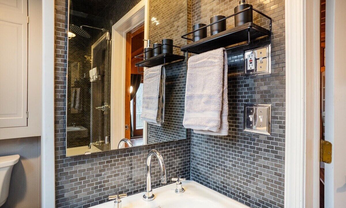 Photo of Bathroom in Sparrow Bush
