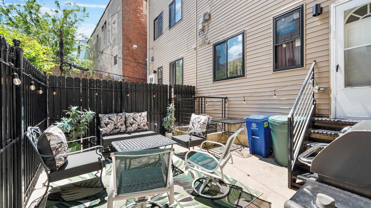 Photo of Patio Balcony in West Poplar