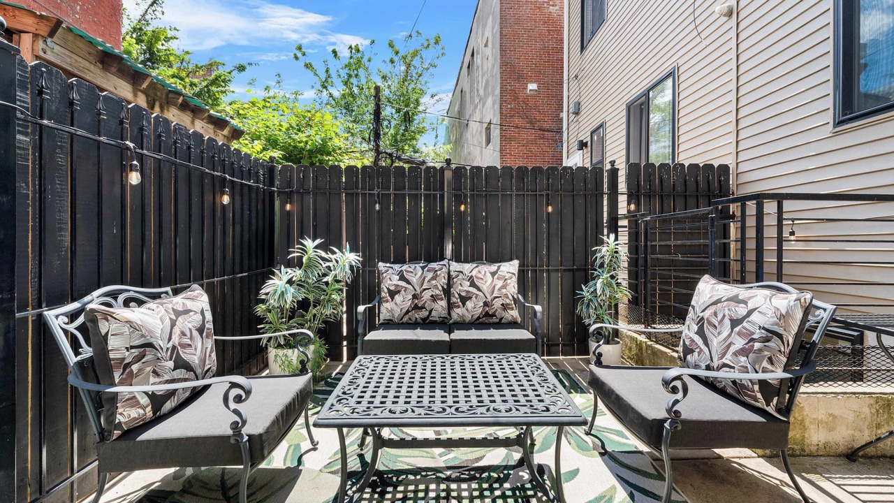 Photo of Patio Balcony in West Poplar