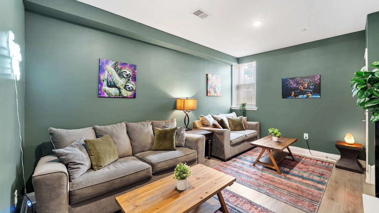 Photo of Livingroom in West Poplar