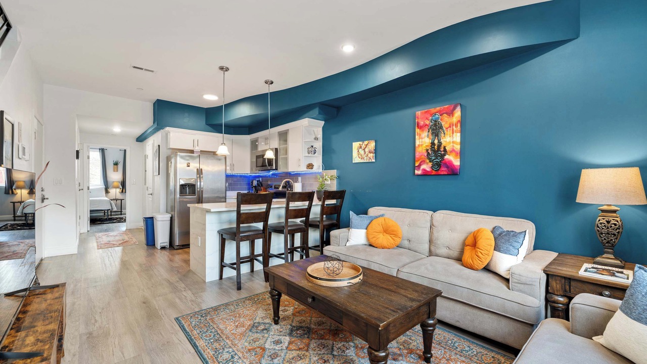 Photo of Livingroom in West Poplar