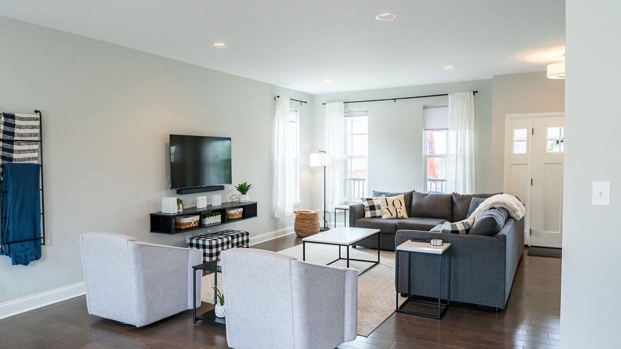 Photo of Livingroom in Ashley Oaks