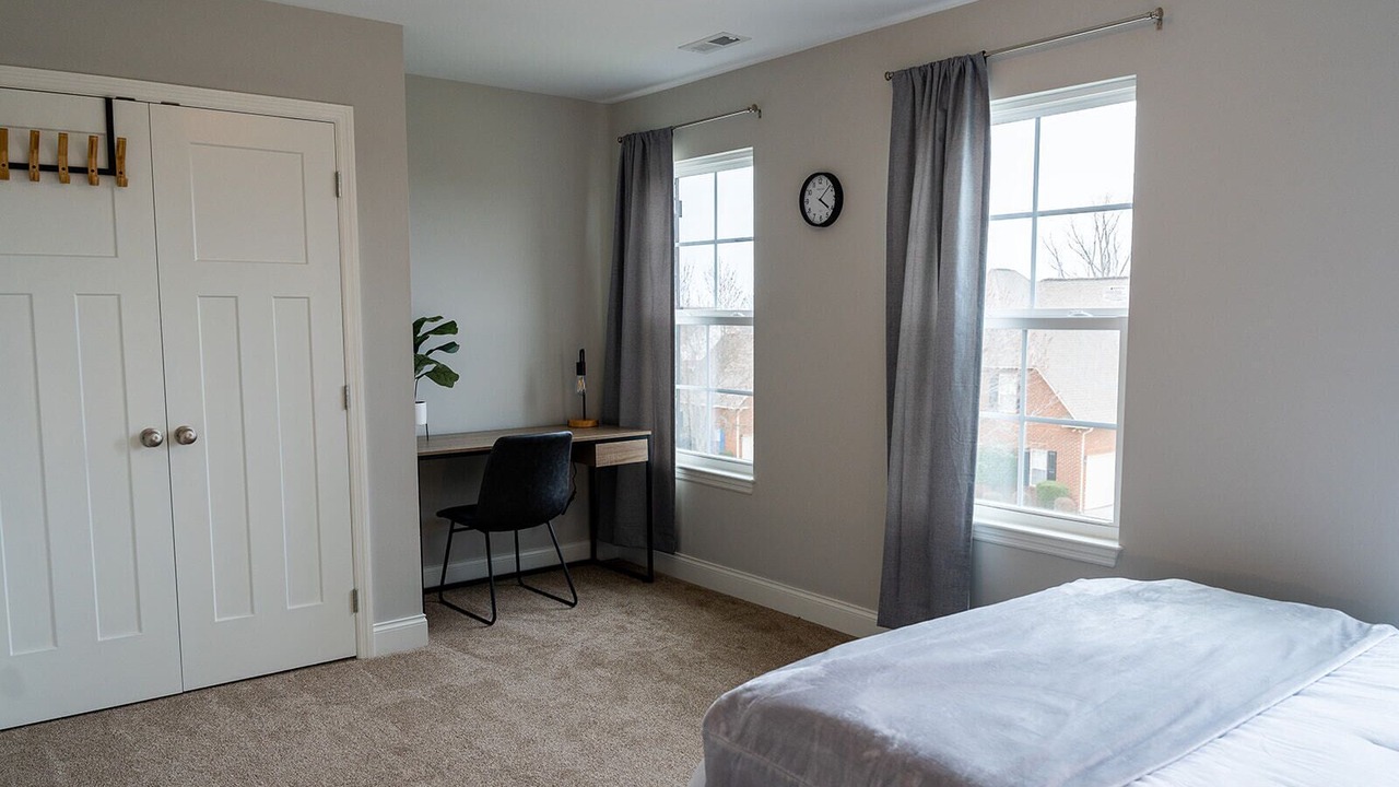 Photo of Bedroom in Ashley Oaks