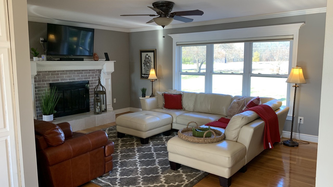 Photo of Livingroom in Deale