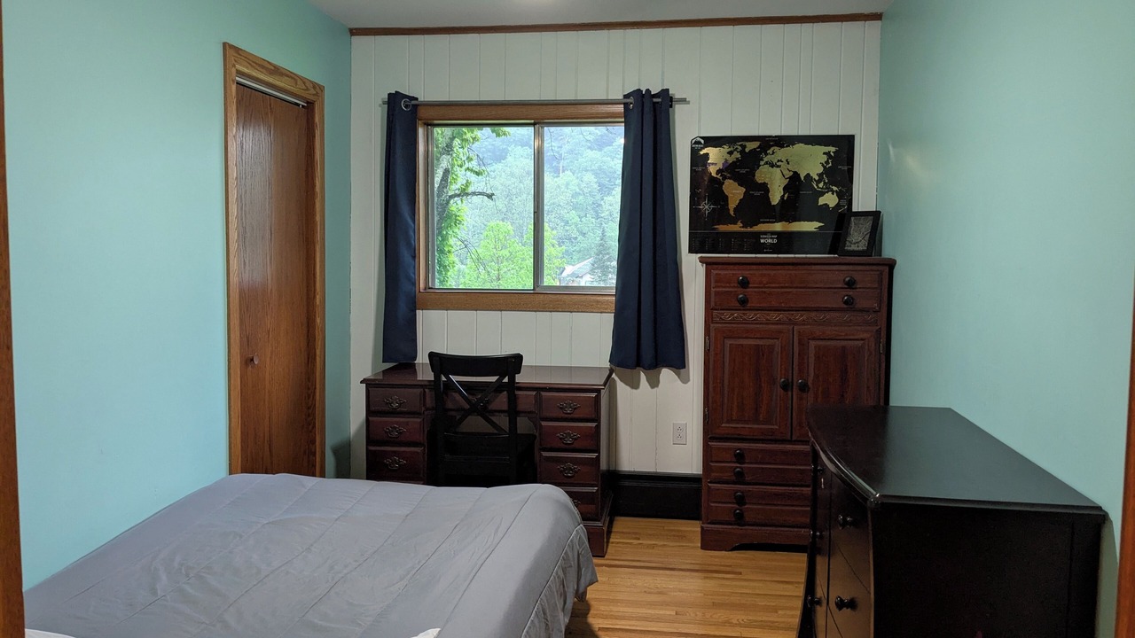 Photo of Bedroom in Harman