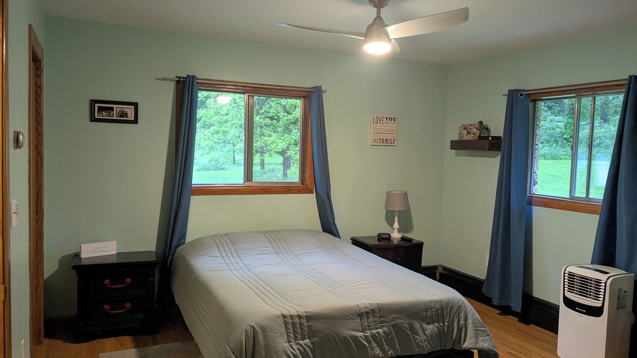 Photo of Bedroom in Harman