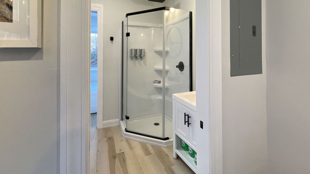 Photo of Bathroom in Hurricane