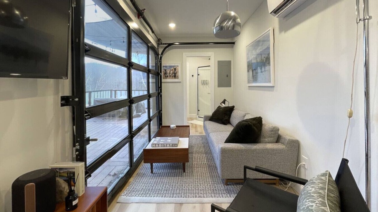 Photo of Livingroom in Hurricane