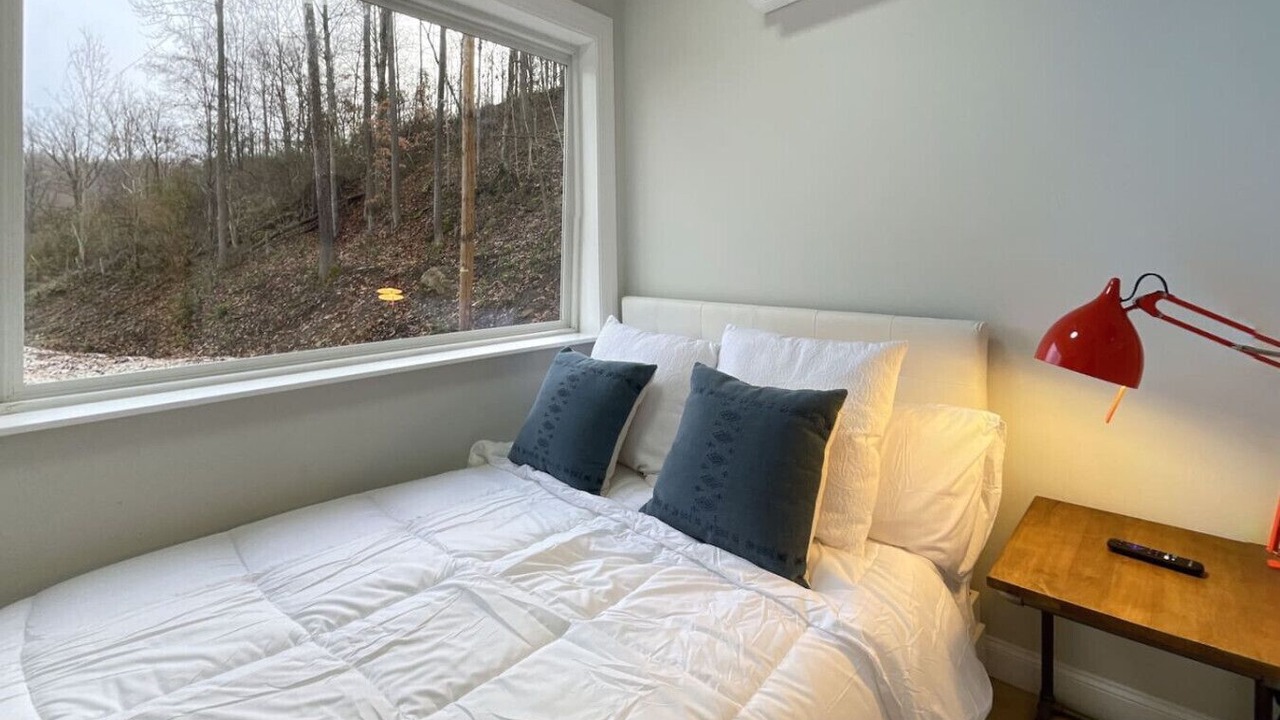 Photo of Bedroom in Hurricane