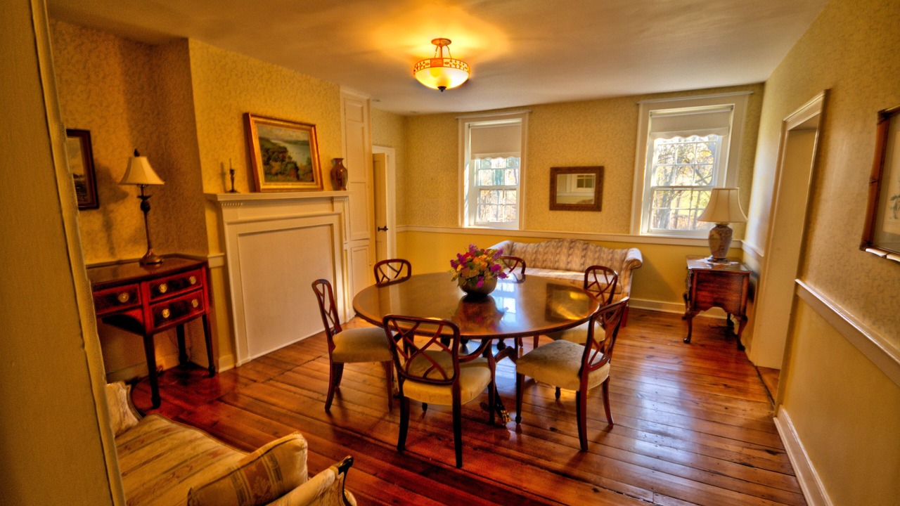 Photo of Livingroom in Hamilton