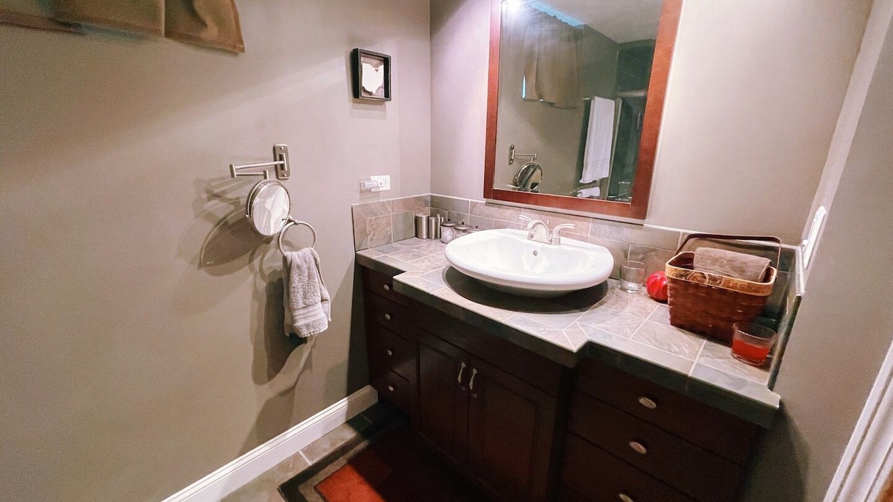 Photo of Bathroom in Ohio City