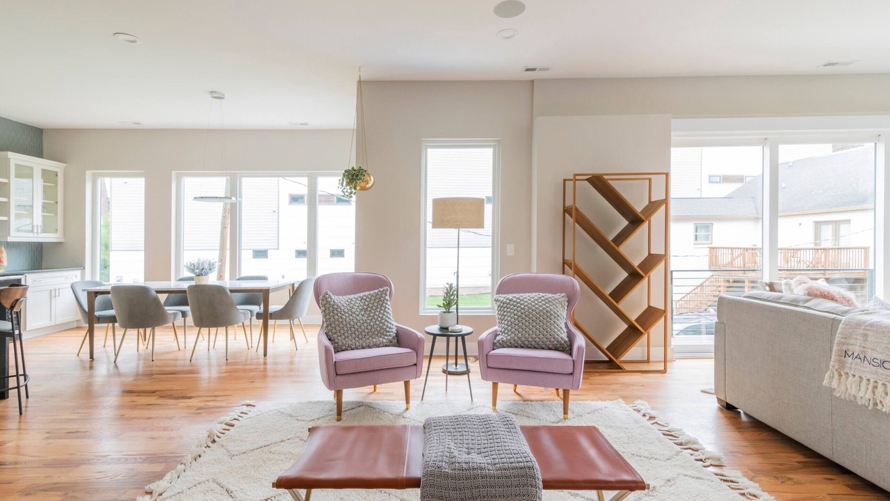 Photo of Livingroom in Third Ward