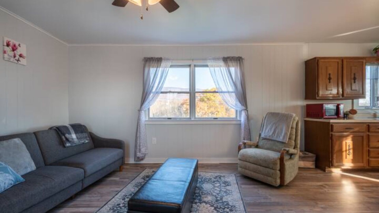 Photo of Livingroom in Cedarhurst