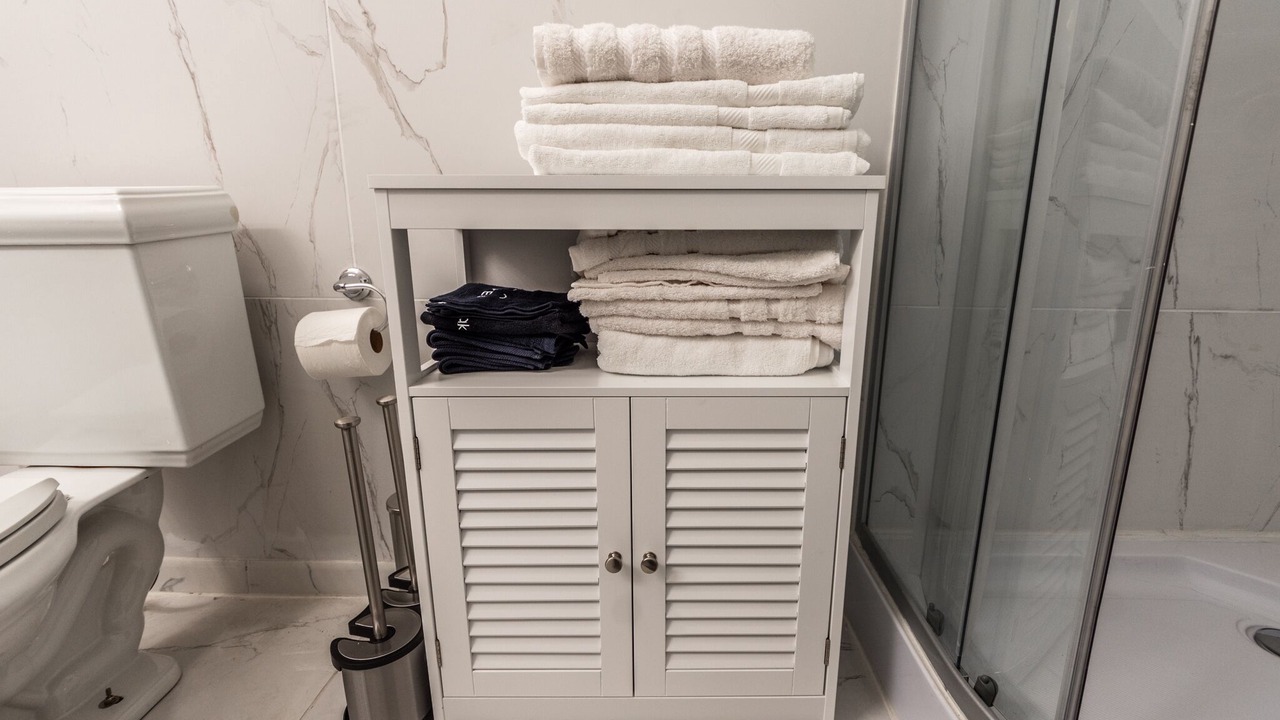 Photo of Bathroom in South Side Slopes