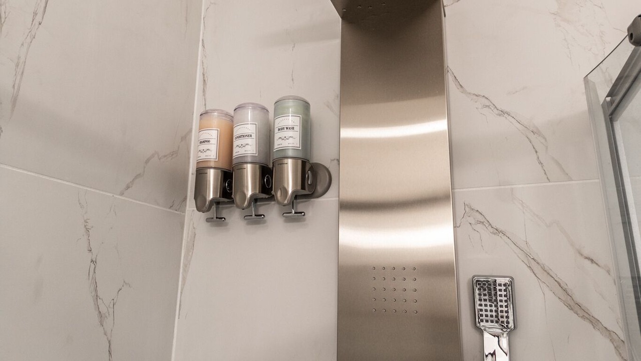 Photo of Bathroom in South Side Slopes