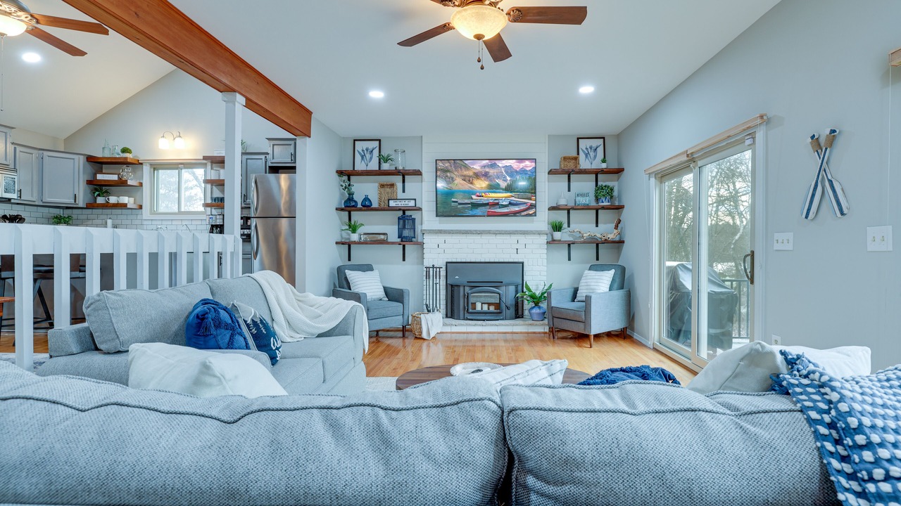 Photo of Livingroom in Long Pond