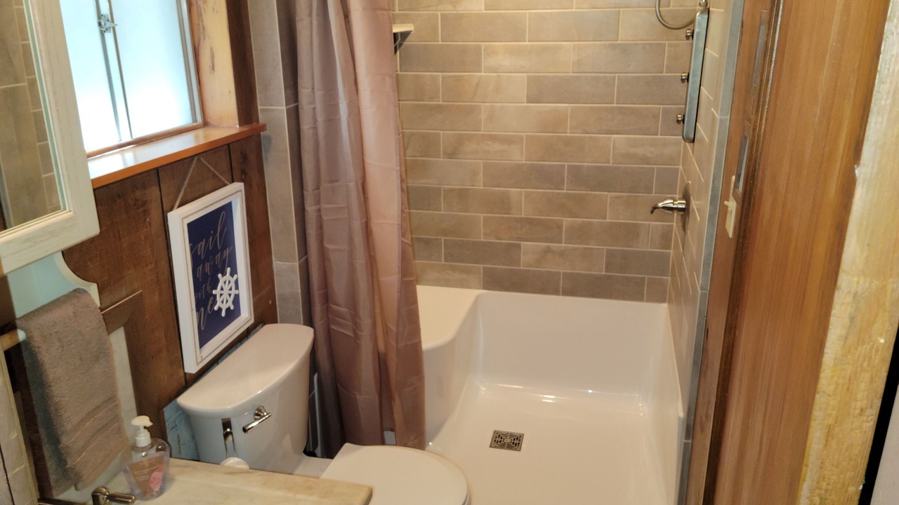 Photo of Bathroom in Pymatuning South