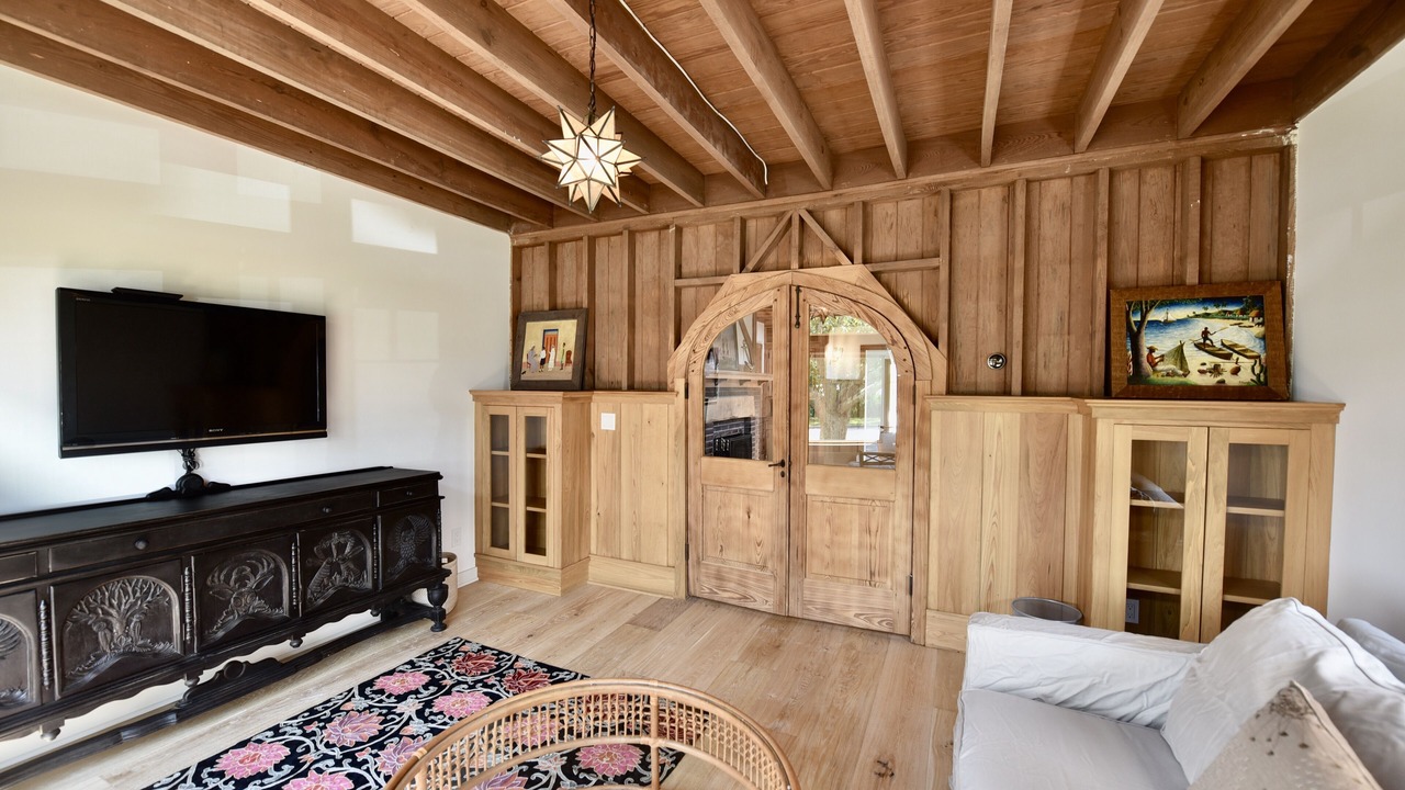Photo of Livingroom in Avon