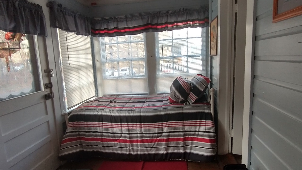 Photo of Bedroom in Kyle