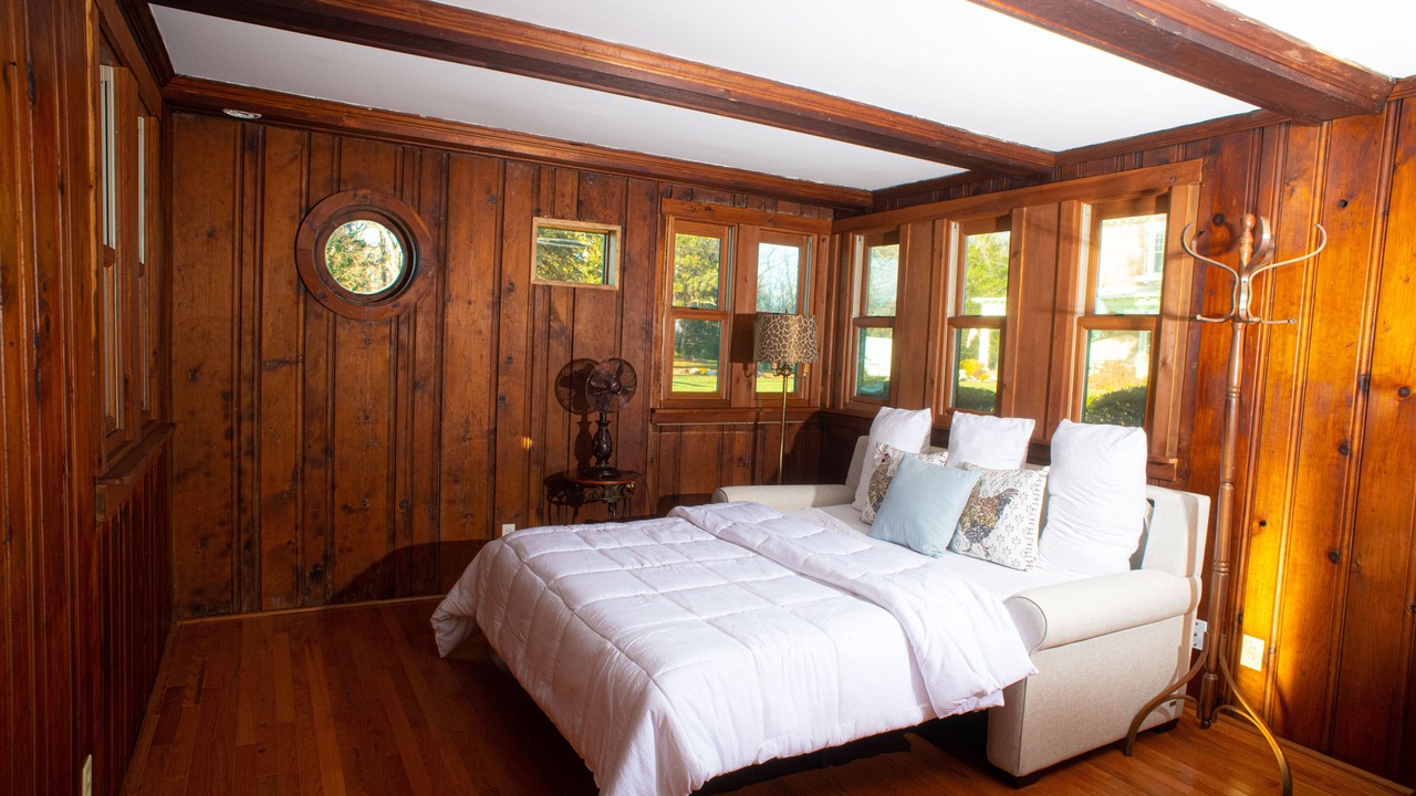 Photo of Bedroom in Bensalem