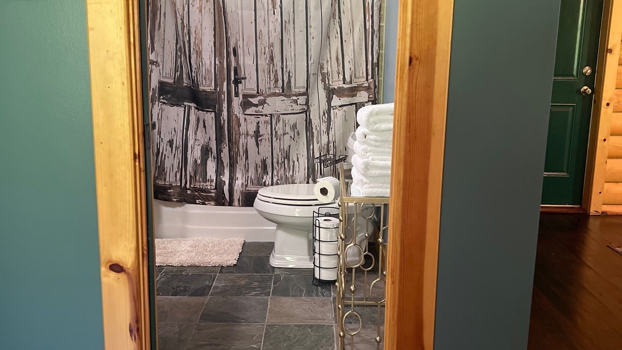 Photo of Bathroom in Lynnville