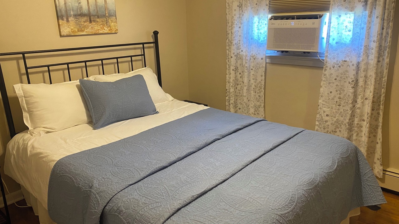 Photo of Bedroom in Girard