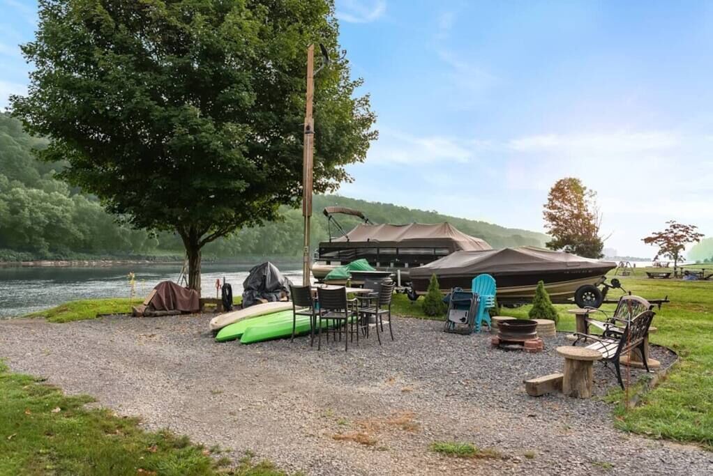 Photo of Outdoor in Huey