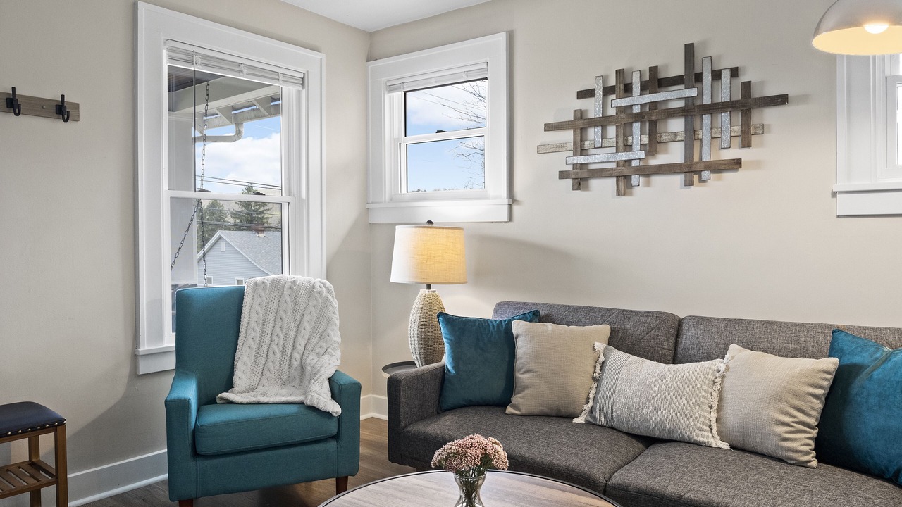 Photo of Livingroom in Warrendale