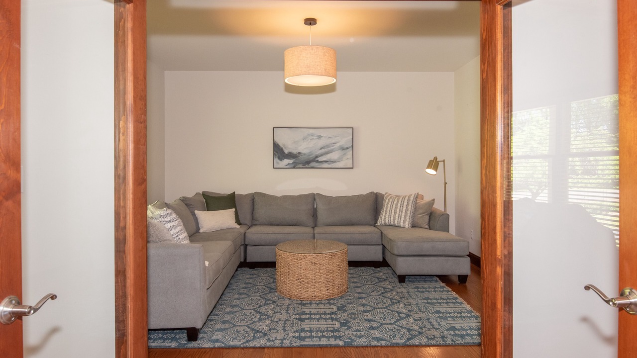 Photo of Livingroom in Cardiff