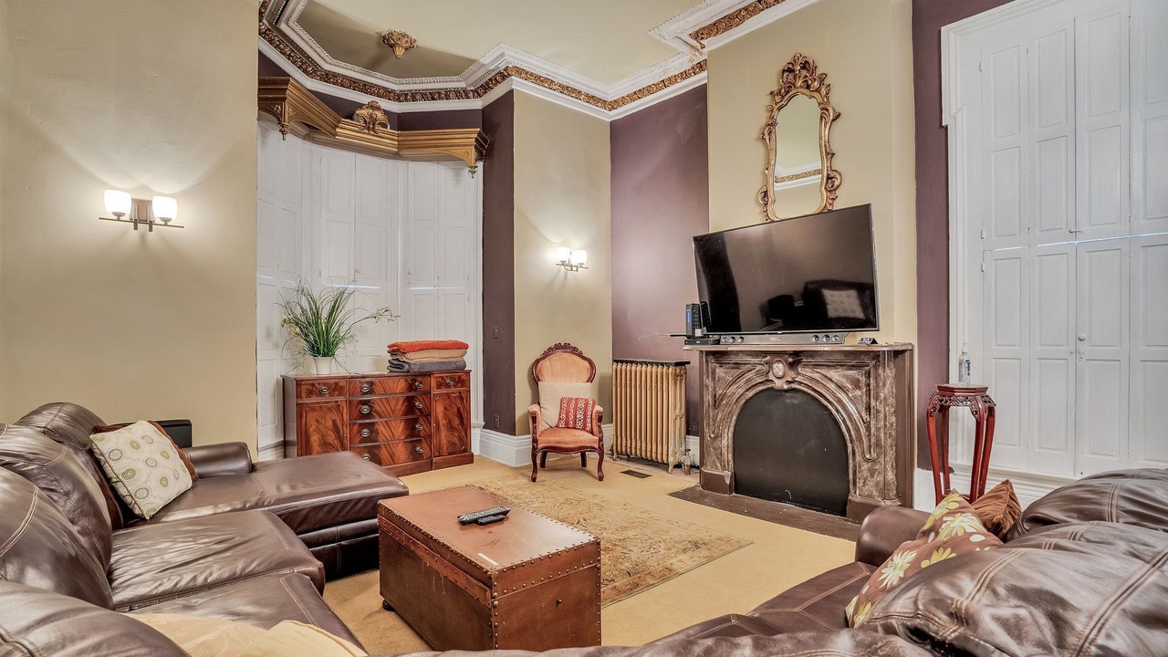 Photo of Livingroom in New Albany