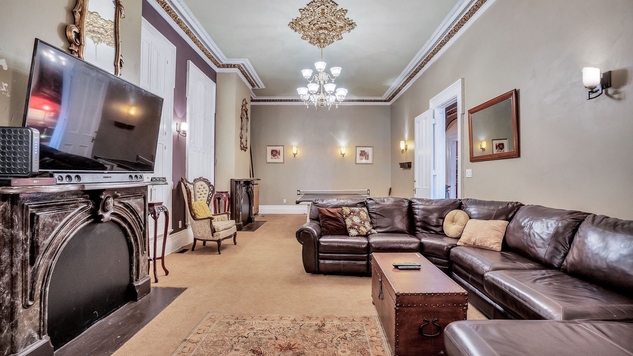 Photo of Livingroom in New Albany