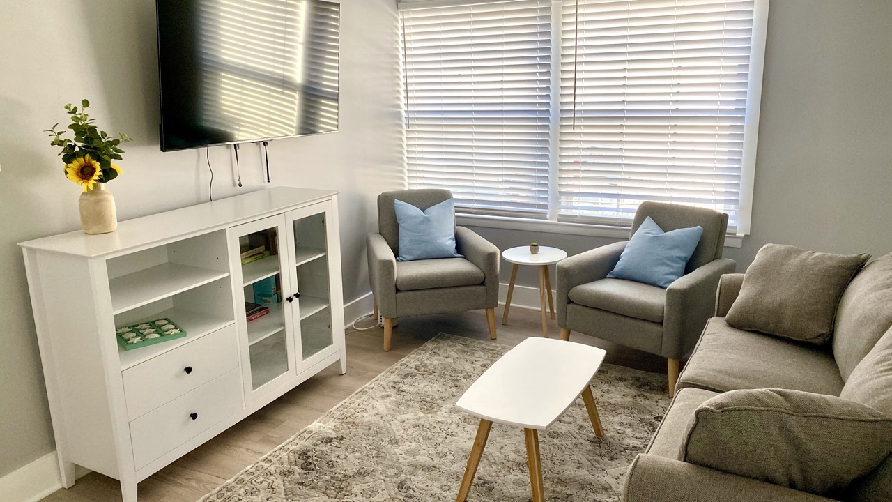 Photo of Livingroom in Calvert Beach-Long Beach