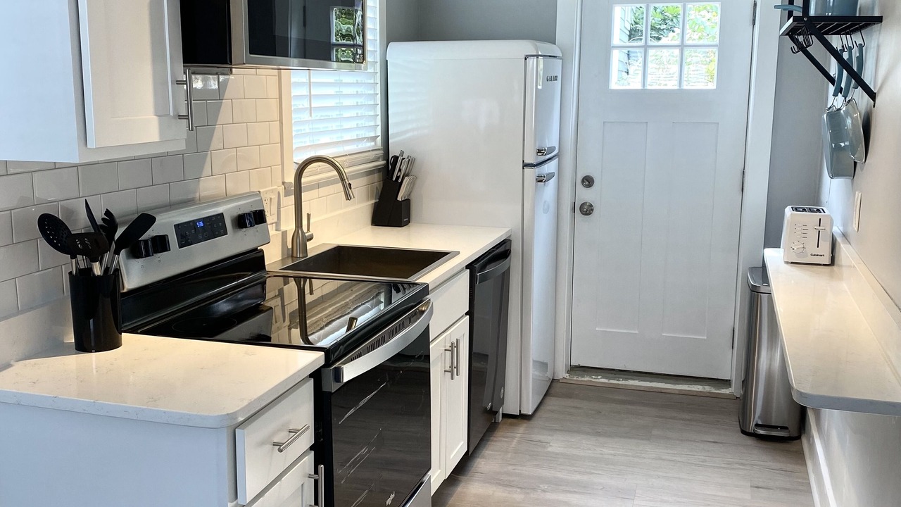 Photo of Kitchen in Calvert Beach-Long Beach