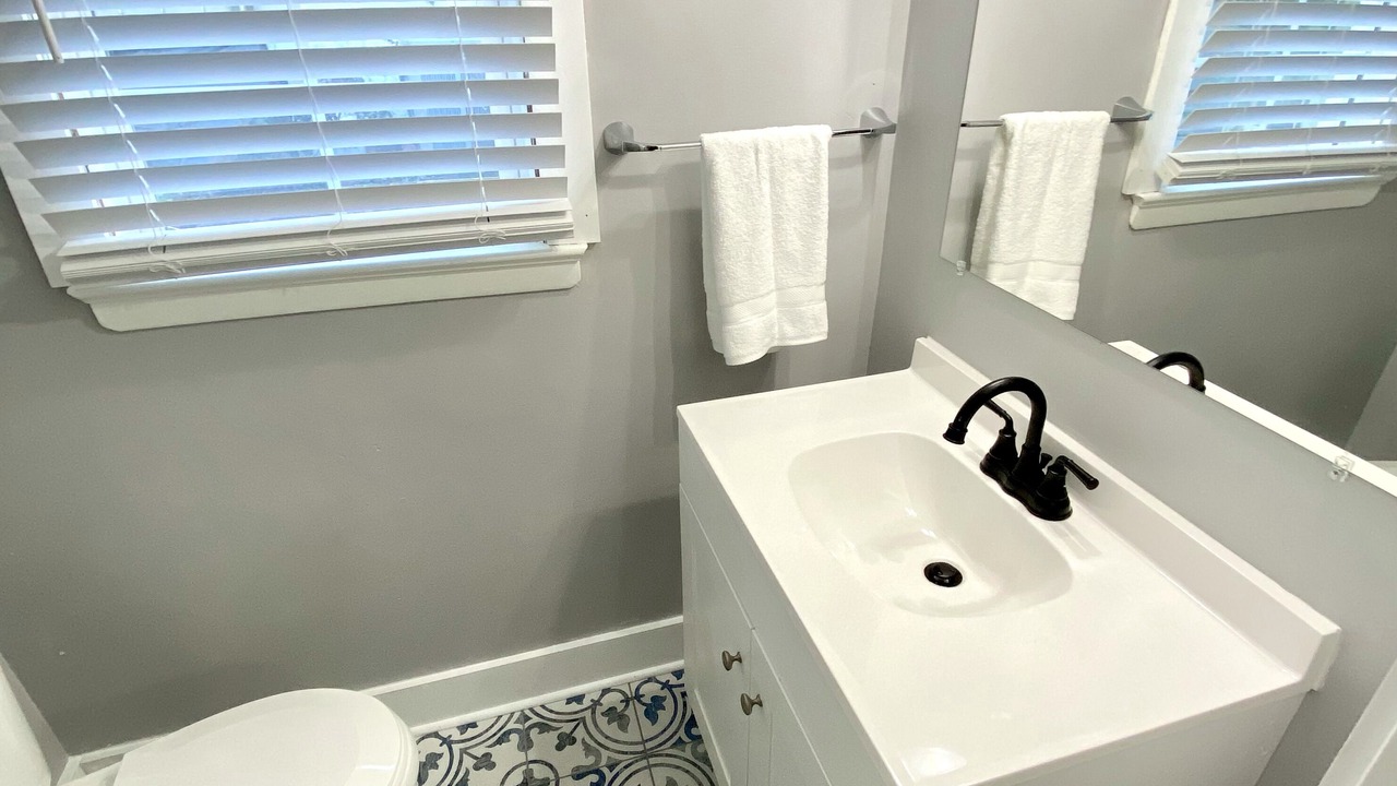 Photo of Bathroom in Calvert Beach-Long Beach