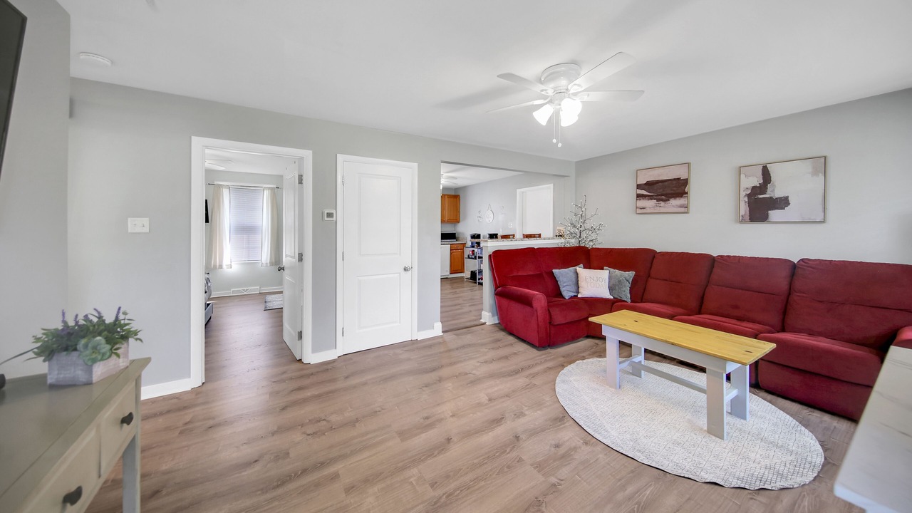Photo of Livingroom in Centreville