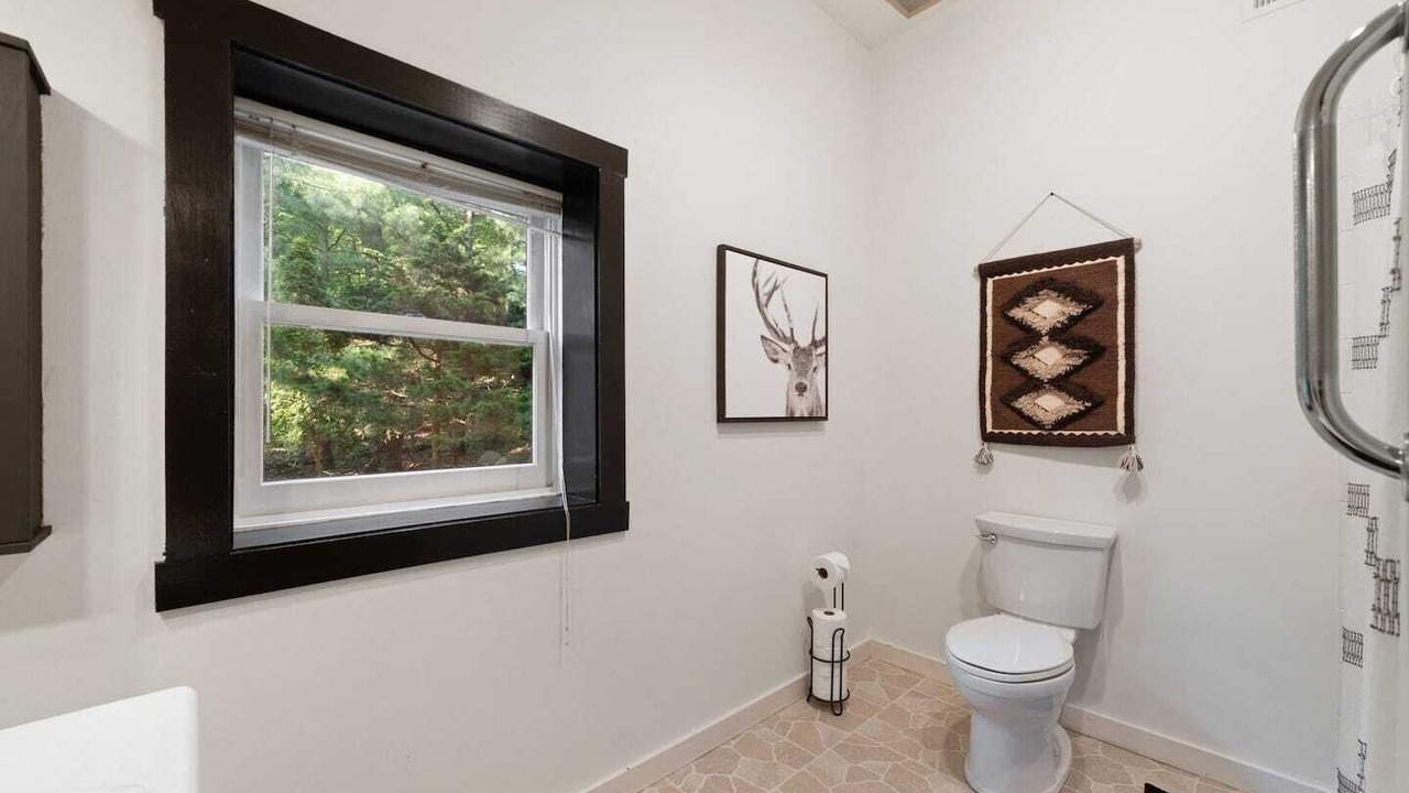 Photo of Bathroom in Kabletown