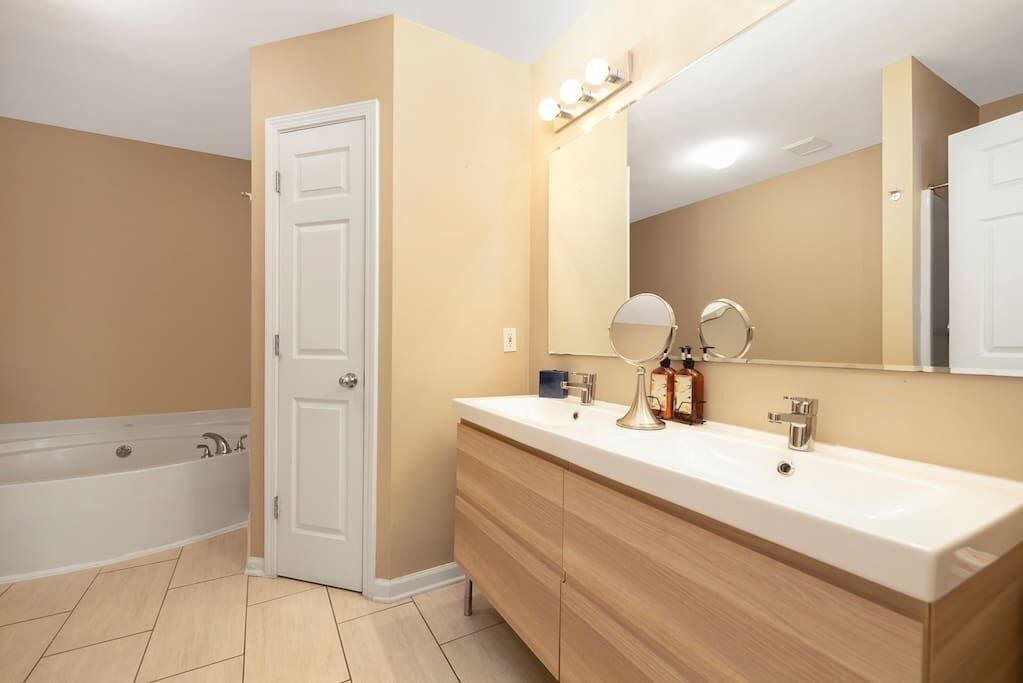 Photo of Bathroom in Cherry