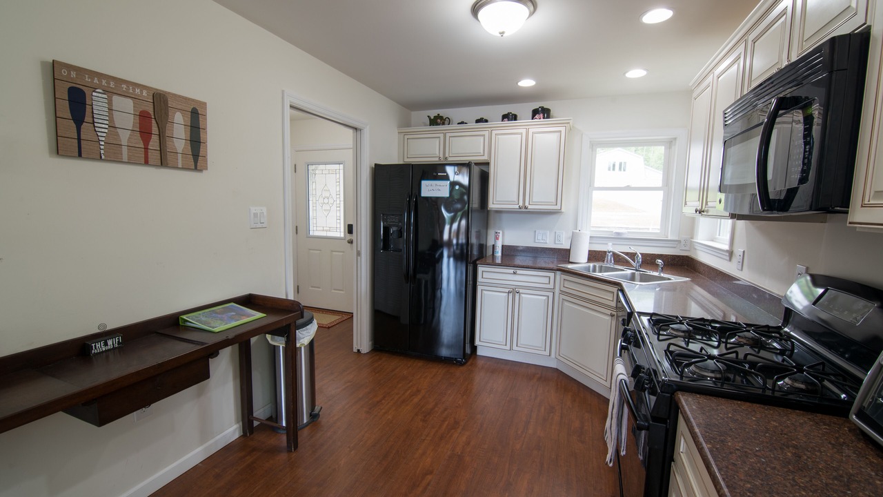 Photo of Kitchen in Lakeside