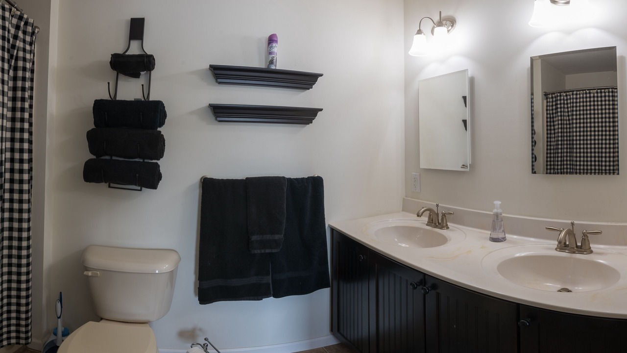 Photo of Bathroom in Lakeside
