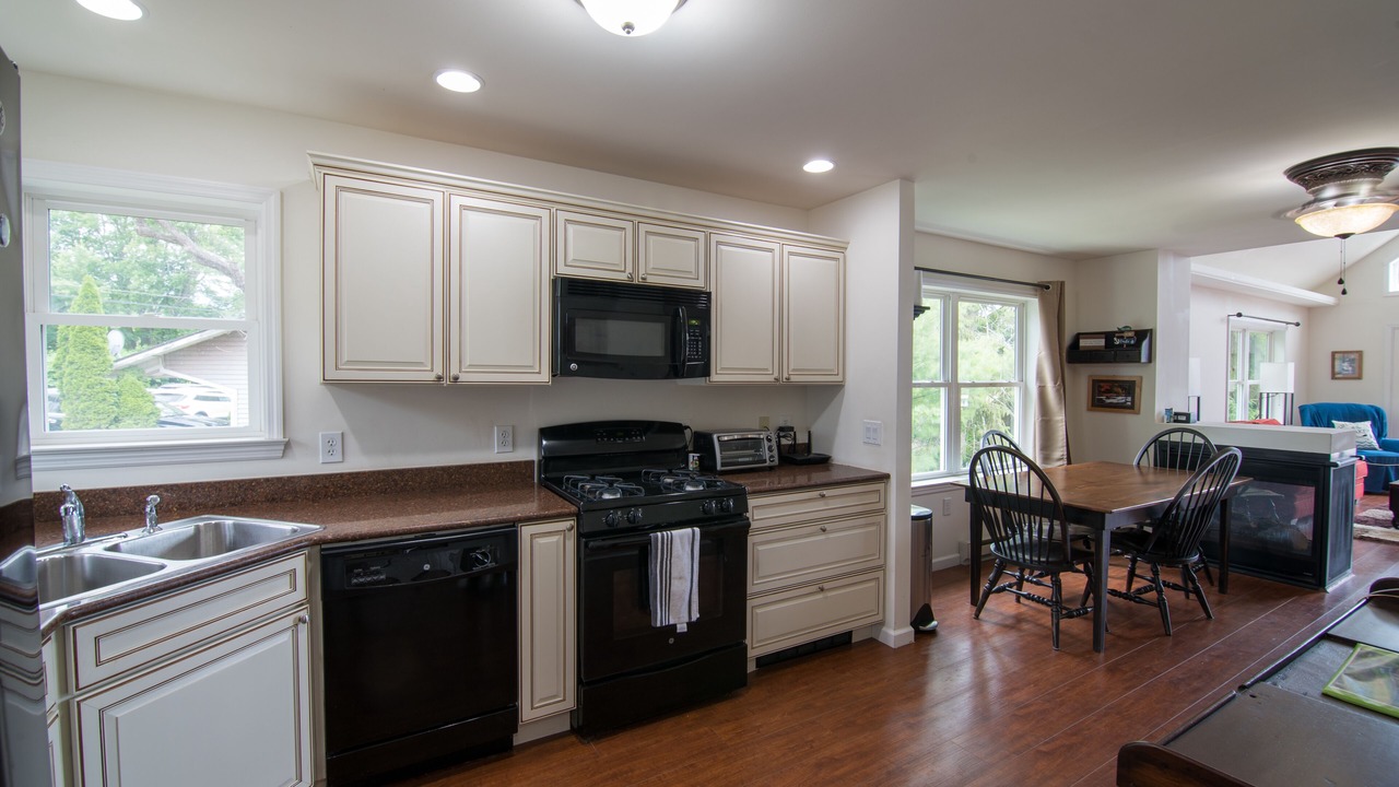 Photo of Kitchen in Lakeside