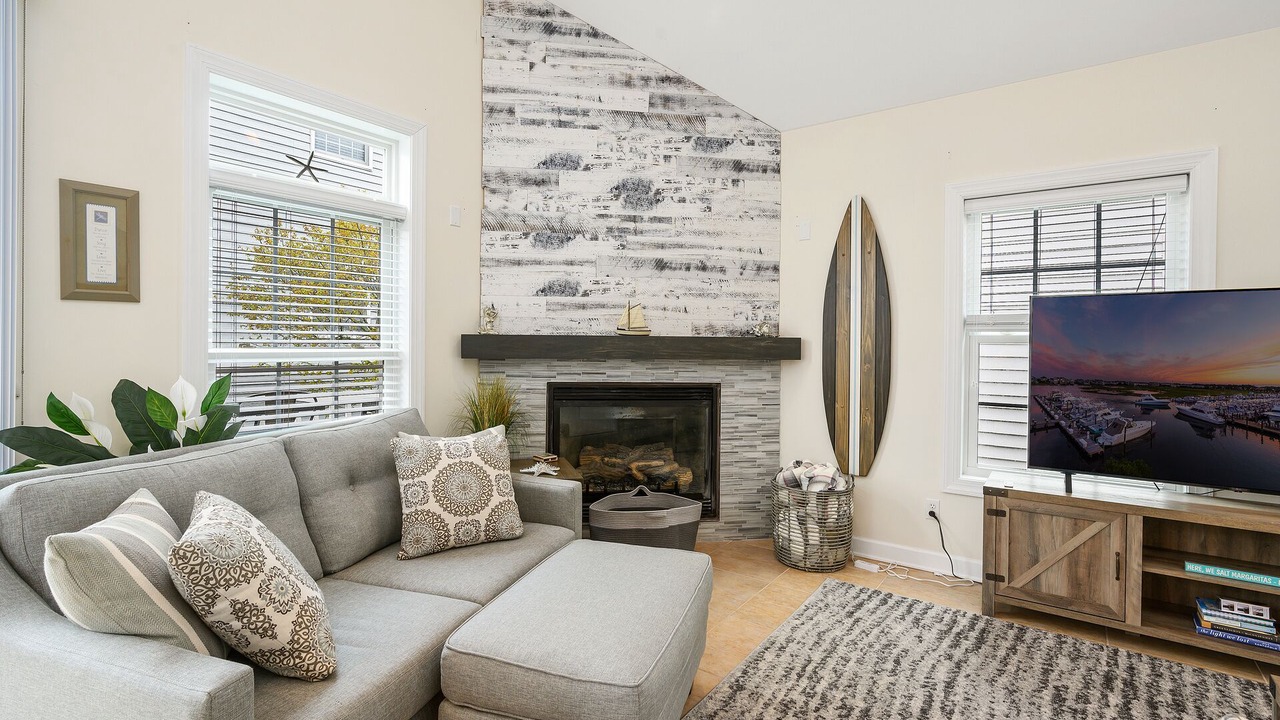 Photo of Livingroom in Caine Woods