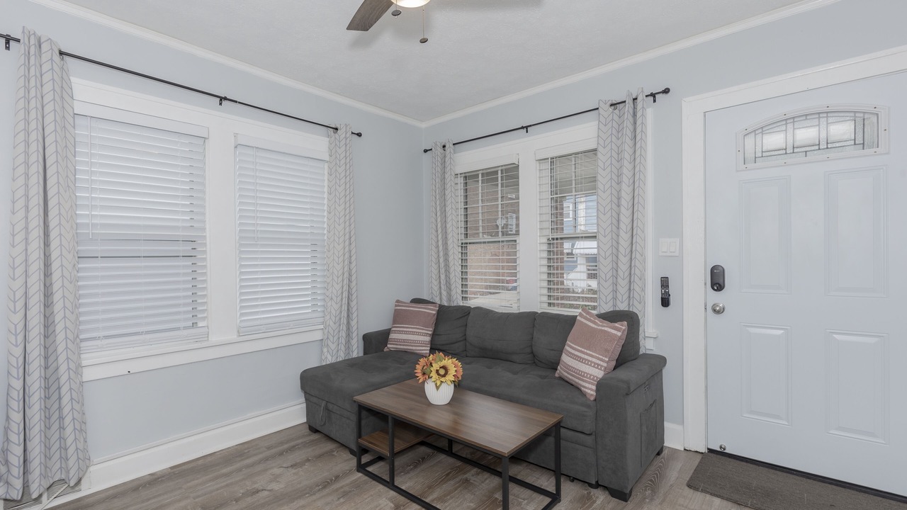 Photo of Livingroom in Little Italy