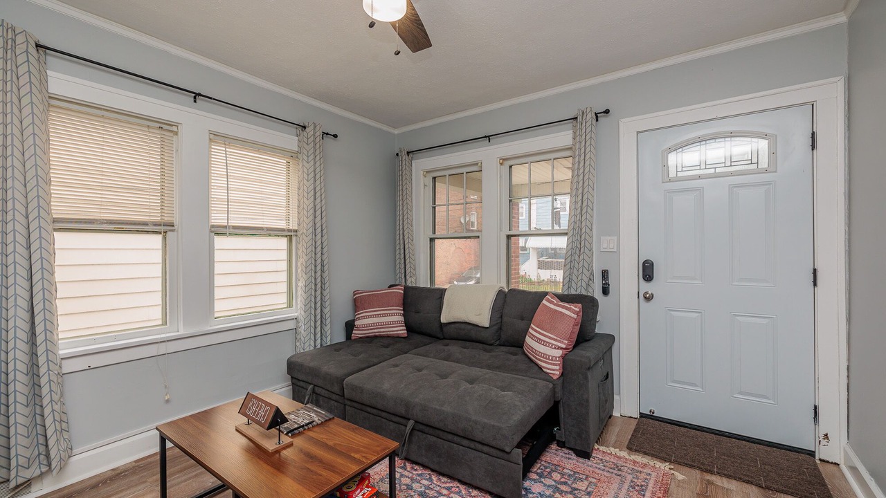 Photo of Livingroom in Little Italy