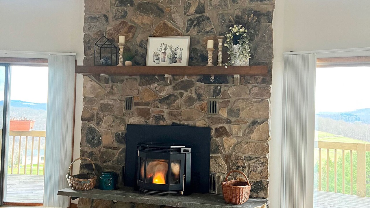 Photo of Livingroom in Galeton