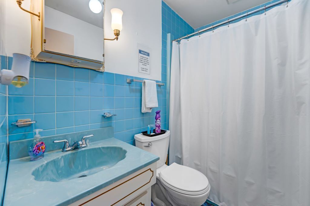 Photo of Bathroom in Paupackan Lake