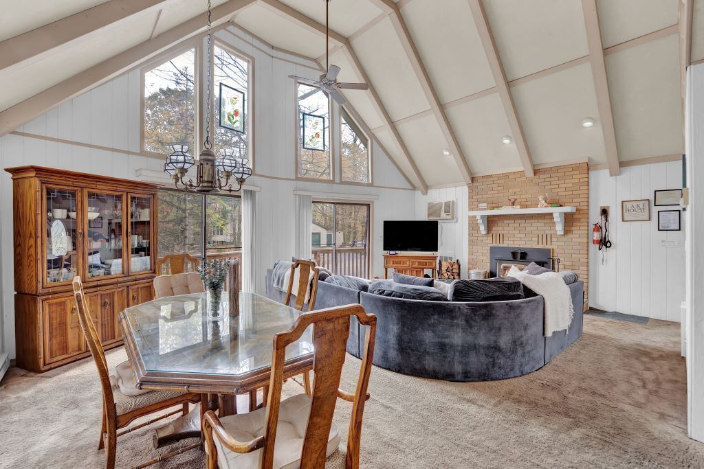 Photo of Livingroom in Paupackan Lake