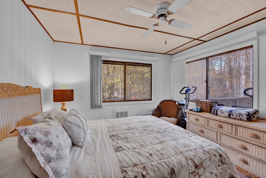 Photo of Bedroom in Paupackan Lake