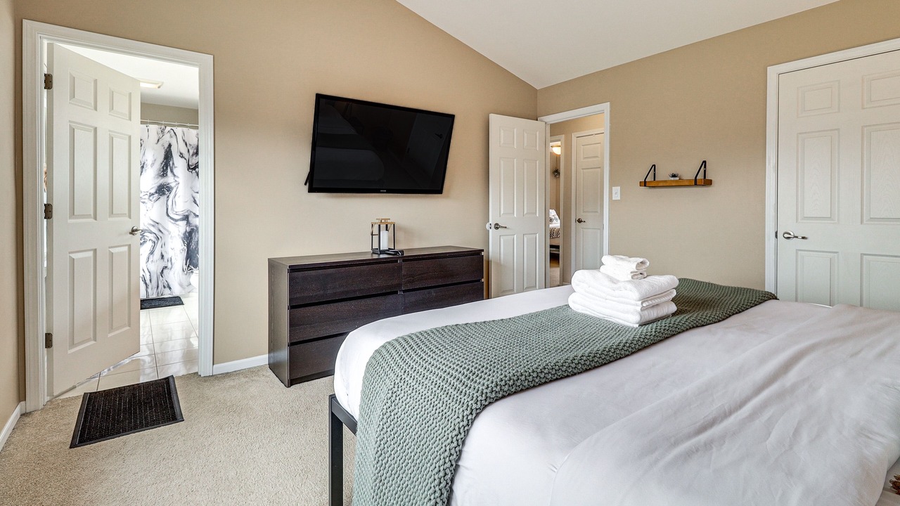 Photo of Bedroom in Monroeville